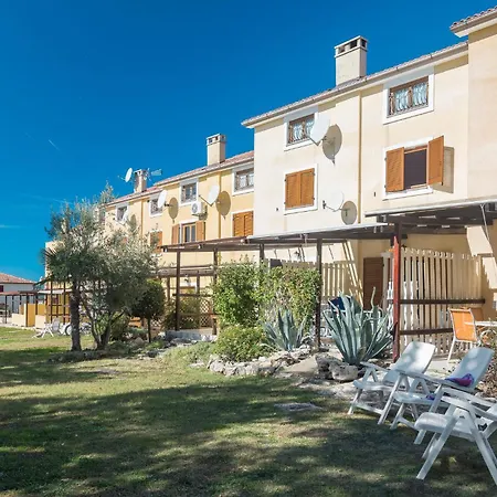 Stunning In Vabriga With Wifi Apartment Tar-Vabriga