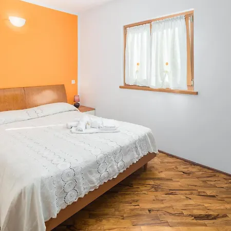 Stunning In Vabriga With Wifi Apartment