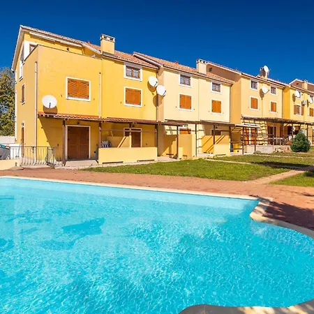 Stunning In Vabriga With Wifi Apartment *