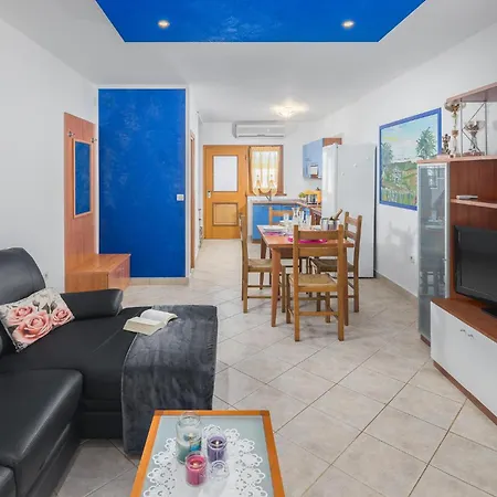 Apartment Stunning In Vabriga With Wifi